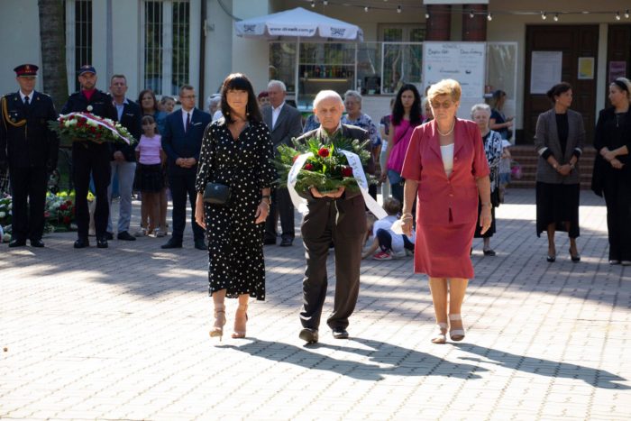 10-700x467 Obchody upamiętniające 82 rocznicę nalotu dywanowego na Targówek